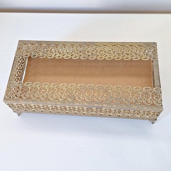 Vintage Brass Tone Tissue Box Cover: Ornate Filigree Bathroom Decor - Picture 4 of 4
